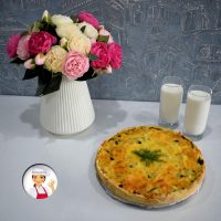 Нежный, сытный, со сливочным вкусом! Хорош как в теплом, так и холодном виде (пирог с курицей и грибами).